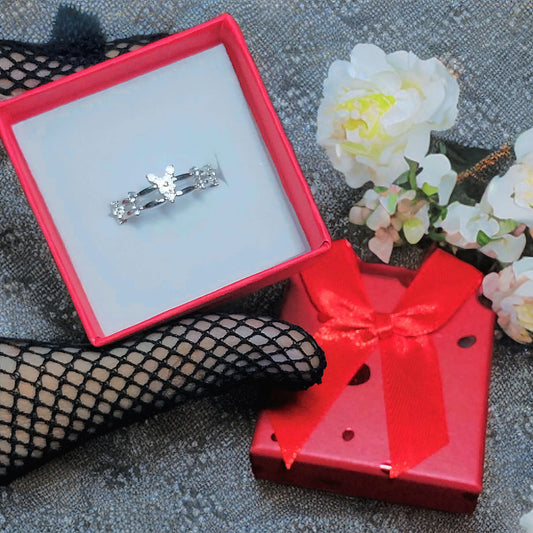 ✨ Crown Sparkle Ring